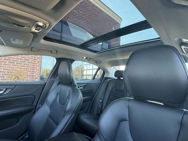 2019 Volvo S60 T5 Momentum