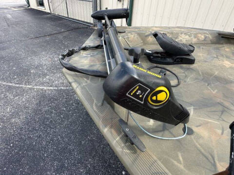 2017 Tracker Grizzly