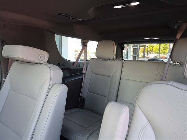 2023 GMC Yukon XL SLT