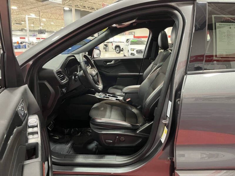 2023 Ford Escape ST-Line Select