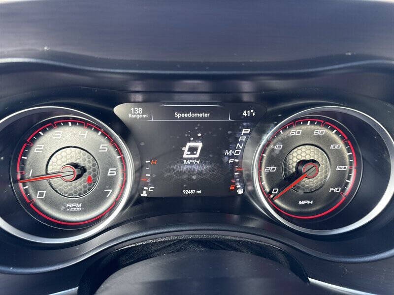 2017 Dodge Charger SE