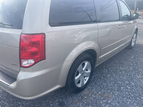 2013 Dodge Grand Caravan for sale at CESSNA MOTORS INC in Bedford PA