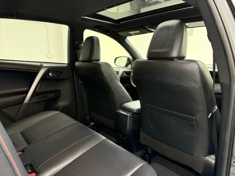 2017 Toyota RAV4 Hybrid SE