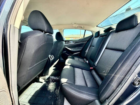 2017 Nissan Maxima