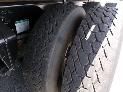 2005 Freightliner Columbia 112