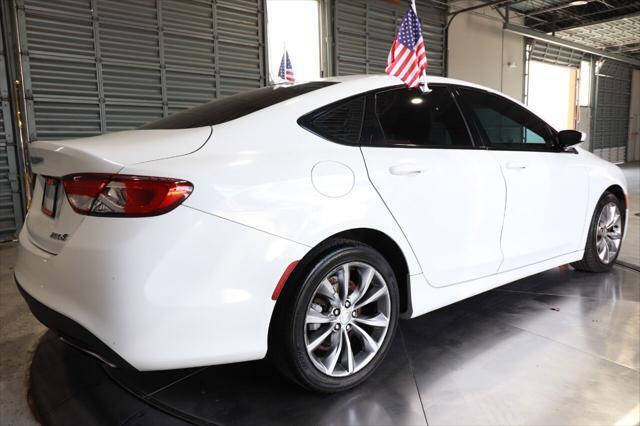 2015 Chrysler 200  - $12,297
