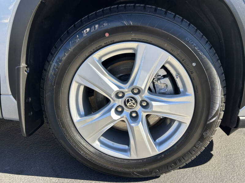 2022 Toyota Highlander LE