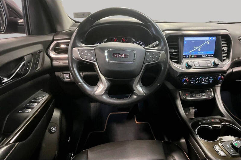 2022 GMC Acadia AT4