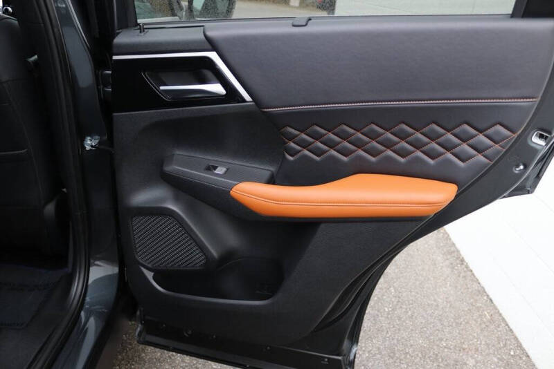 2025 Mitsubishi Outlander PHEV SEL