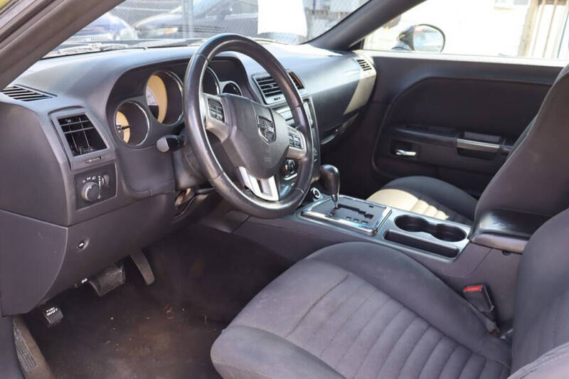 2014 Dodge Challenger SXT