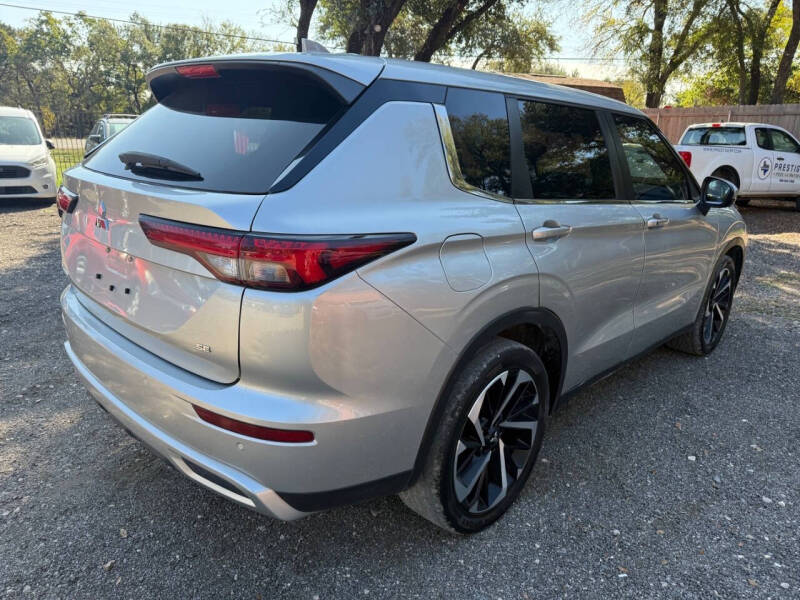 2023 Mitsubishi Outlander SE