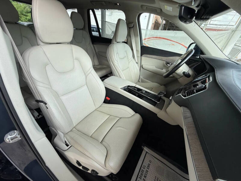 2022 Volvo XC90 T6 Inscription 7-Passenger