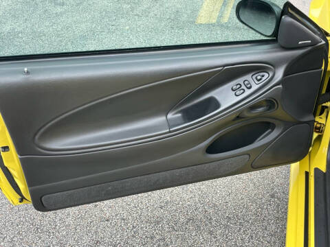 2003 Ford Mustang Mach 1 Premium