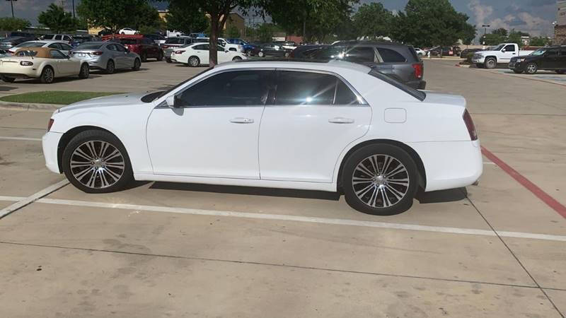 Used 2012 Chrysler 300 S with VIN 2C3CCADT0CH136924 for sale in Dallas, TX