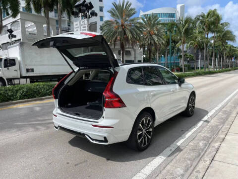 2023 Volvo XC60 B5 Plus Dark Theme