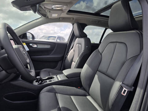 2026 Volvo XC40 B5 Core