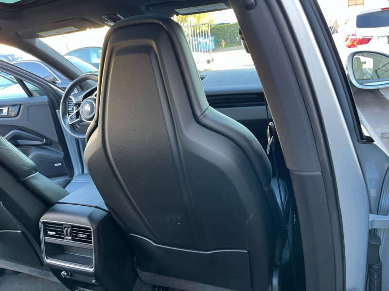 2019 Porsche Cayenne S