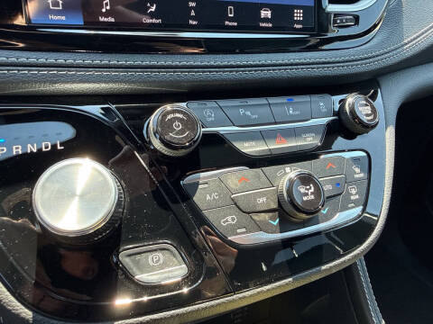 2027 Chrysler Pacifica Limited
