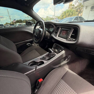 2017 Dodge Challenger SXT