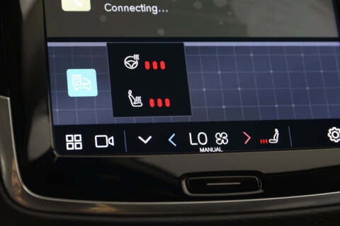 2025 Volvo XC90 B5 Plus Bright Theme