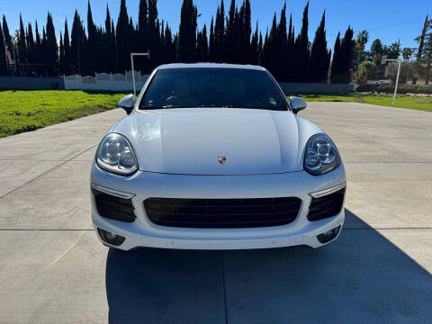 2017 Porsche Cayenne Platinum Edition