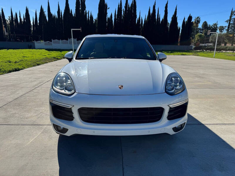 2017 Porsche Cayenne Platinum Edition