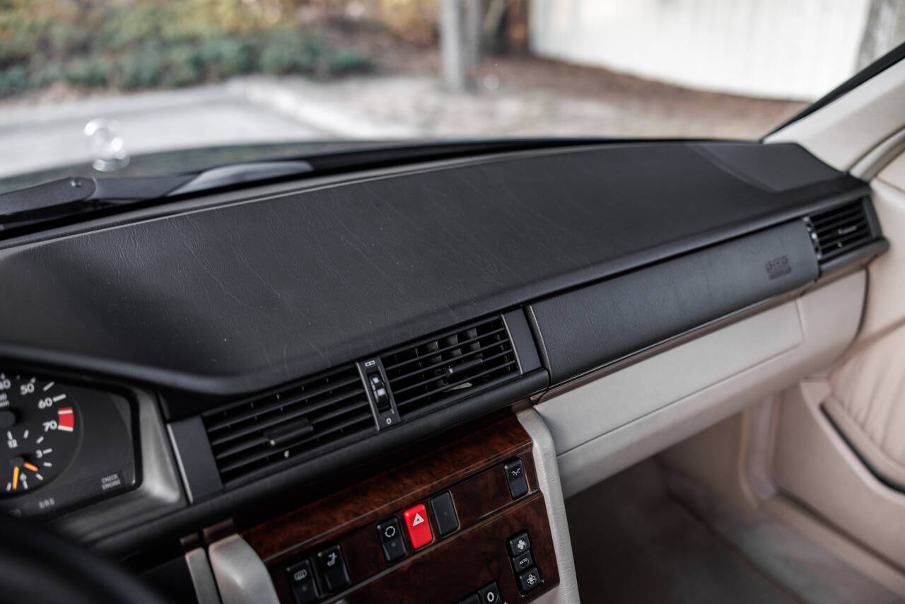1994 Mercedes-Benz E-Class 25