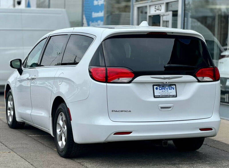 2017 Chrysler Pacifica LX