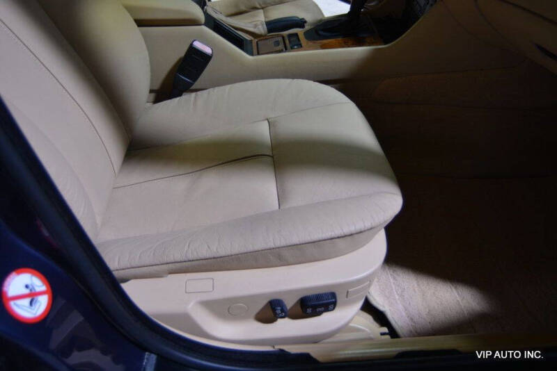 2002 BMW 5 Series 525i