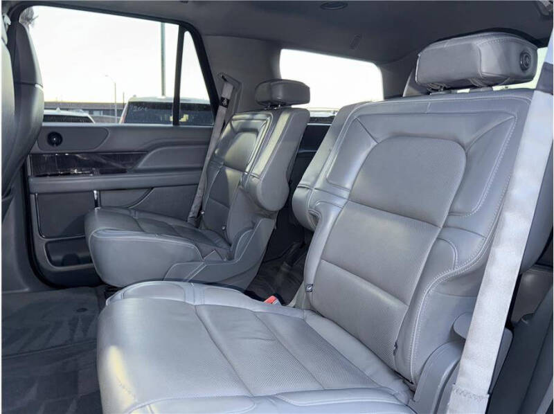 2019 Lincoln Navigator Select
