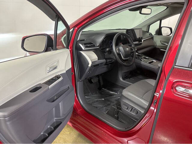 2021 Toyota Sienna XLE 7-Passenger