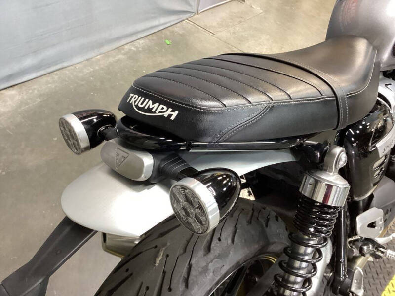 2020 Triumph Speed Twin 1200 Silver Ice/Sto