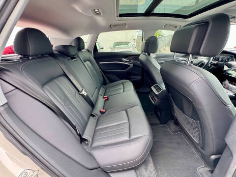 2021 Audi e-tron quattro Premium