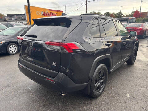 2020 Toyota RAV4 LE