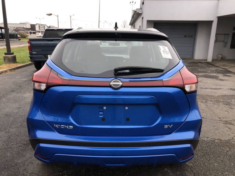 2023 Nissan Kicks SV