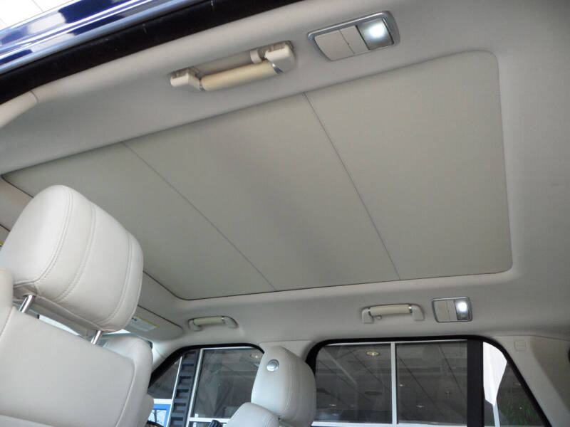 2014 Land Rover Range Rover Base photo 30