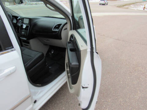 2014 Chrysler Town and Country Touring