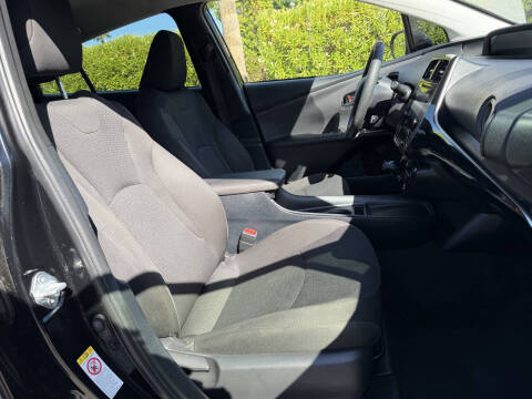 2019 Toyota Prius LE