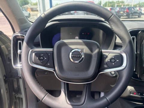 2024 Volvo XC40 B5 Plus Dark Theme