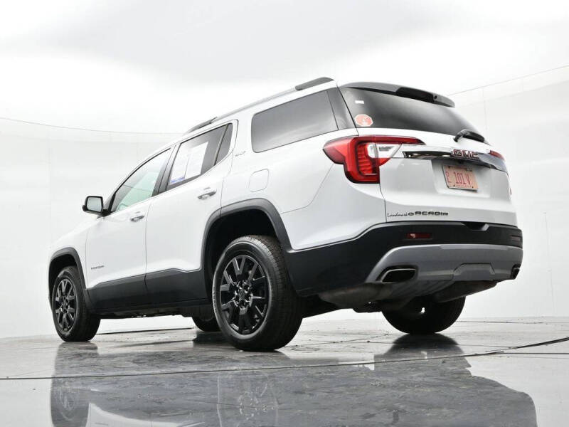 2023 GMC Acadia SLT