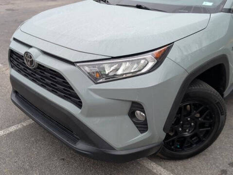 2020 Toyota RAV4 XLE