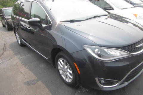 2020 Chrysler Pacifica Touring L