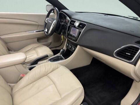 2011 Chrysler 200 Limited