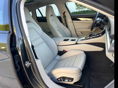 2019 Porsche Panamera