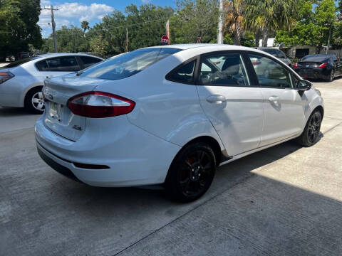2015 Ford Fiesta SE