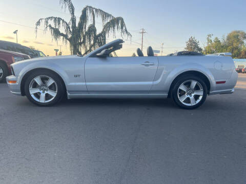 2006 Ford Mustang GT Deluxe