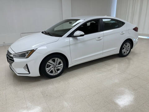 2020 Hyundai Elantra for sale at Kerns Ford Lincoln in Celina OH