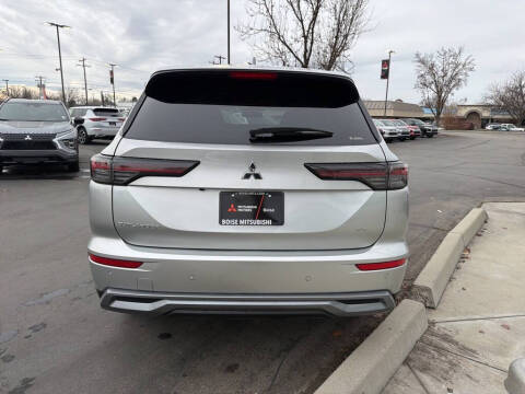 2025 Mitsubishi Outlander SE