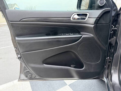 2019 Jeep Grand Cherokee Laredo