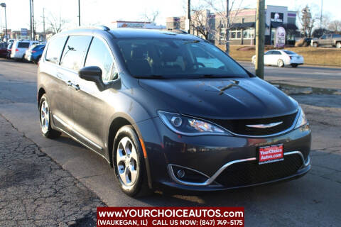 2017 Chrysler Pacifica for sale at Your Choice Autos - Waukegan in Waukegan IL
